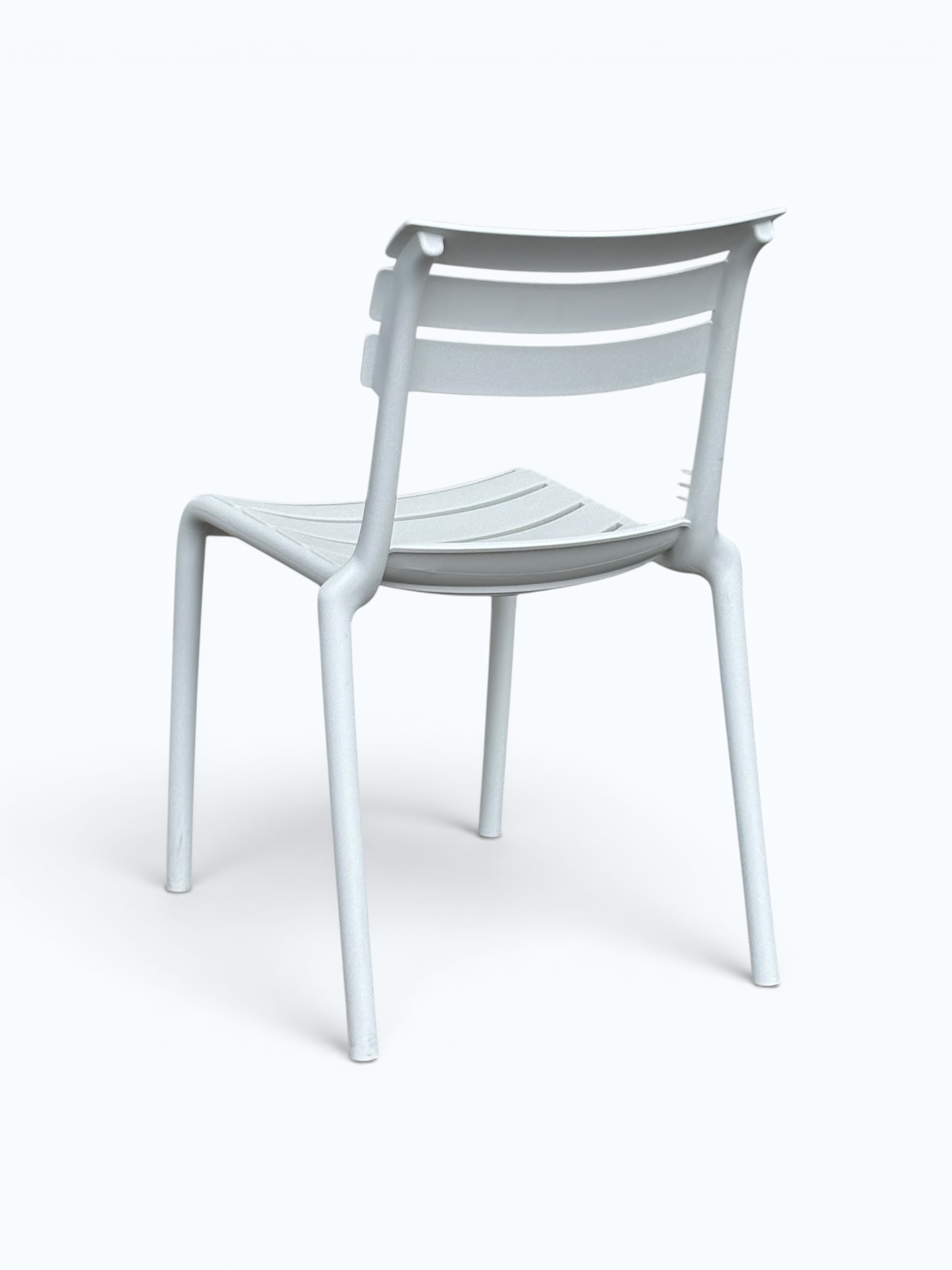 Silla Helen — Uso Comercial e Interior · Polipropileno Reforzado · Apilable
